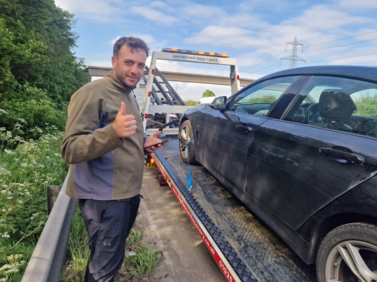 Breakdown Man recovery truck on a 24-hour recovery call-out